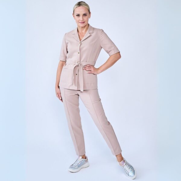 Na zdjęciu modelka firmy www.deseja.lt