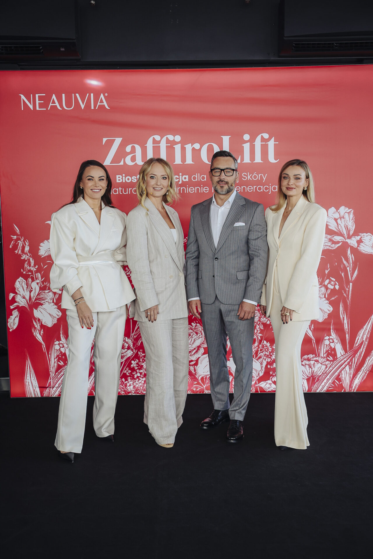 Od lewej Dr Izabela Wierzbicka klinika BELLAGE by dr Wierzbicka, Katarzyna Nadolna Prezes ITP S.A., Paweł Nitka Dyrektor Medyczny ITP S.A., Dr Agnieszka Walczak- Cieślikowska klinika Cieślikowska Medycyna Estetyczna