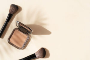 Na zdjęciu widać pędzle do makeup