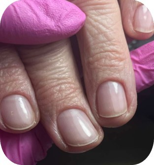 Naprawione paznokcie