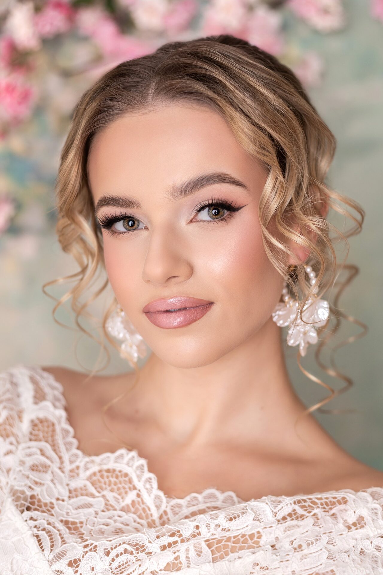 Makijaż ślubny na wiosnę